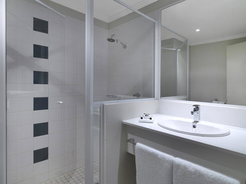 Mercure Sydney Bankstown - Perisher Accommodation 9