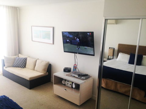 BASE Holidays - Ettalong Beach Premium Apartments - Perisher Accommodation 32