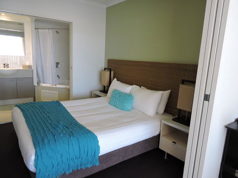BASE Holidays - Ettalong Beach Premium Apartments - Perisher Accommodation 4