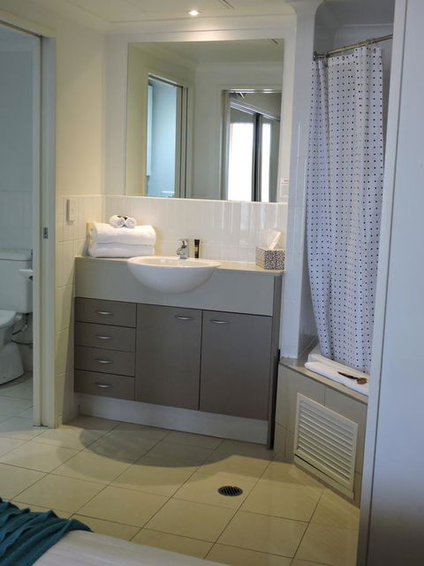 BASE Holidays - Ettalong Beach Premium Apartments - Perisher Accommodation 8
