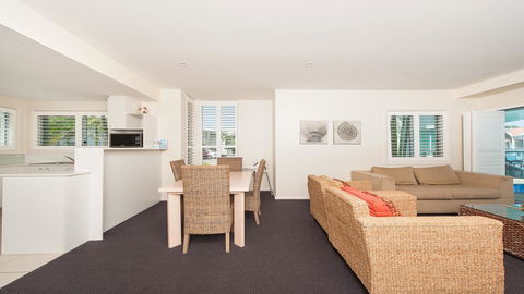 Pacific Blue, Salamander Bay - Perisher Accommodation 33