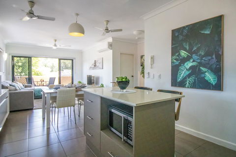 ZEN QUEST - The NOMADS PAD Near Nightcliff Markets & Sunset Foreshore - Perisher Accommodation 24