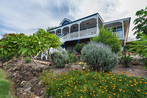 Boonah Hilltop Cottage - Perisher Accommodation 1