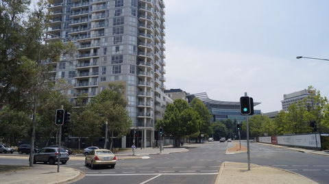Canberra CBD Metropolitan - Perisher Accommodation 3