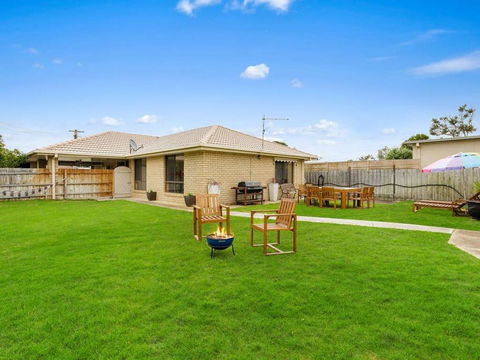 CAPEL Family Home, Large Yard, Close To Beach - Perisher Accommodation 0