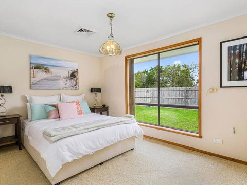 CAPEL Family Home, Large Yard, Close To Beach - Perisher Accommodation 2