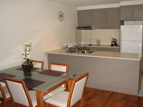 City Escape In Adelaides East End - Perisher Accommodation 2