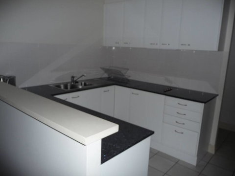 City Getaway 3 Bedroom Adelaide's East End - Perisher Accommodation 3