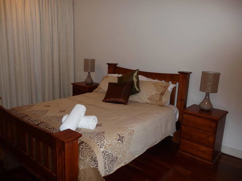 City Getaway 3 Bedroom Adelaide's East End - Perisher Accommodation 1