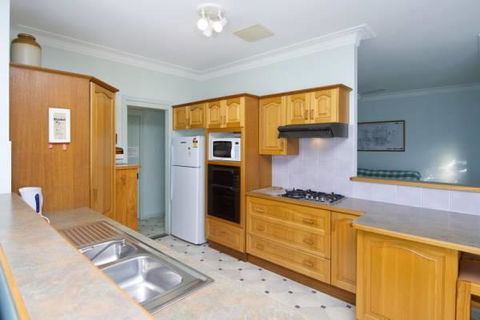 Cook St 4 - Salamander Bay - Perisher Accommodation 3