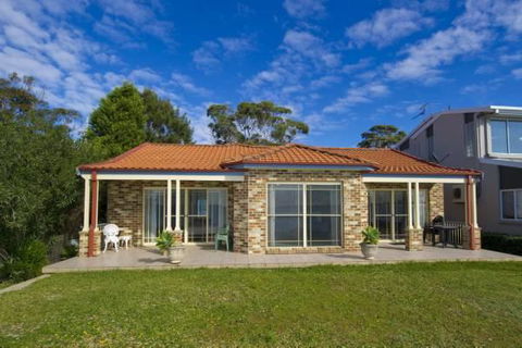 Cook St 4 - Salamander Bay - Perisher Accommodation 1