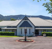 Cowley House - stunning entertainer views pool - Perisher Accommodation