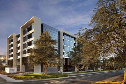 East Hotel And Apartments - Perisher Accommodation 0