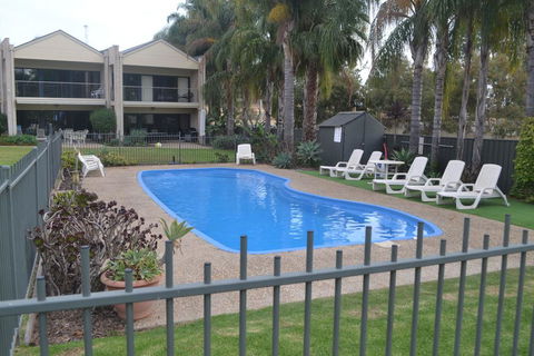 ELSINOR Townhouse 8 Mulwala - Perisher Accommodation 0