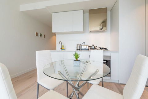 EQ Tower Luxury 1 Bedroom Central Melbourne - Perisher Accommodation 3