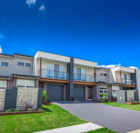 Escape At Nobbys Executive Townhouse 1 74 Pacific Drive - Perisher Accommodation