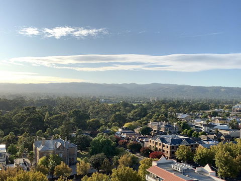 Exclusive Parkland Living Adelaide Central - Perisher Accommodation 3