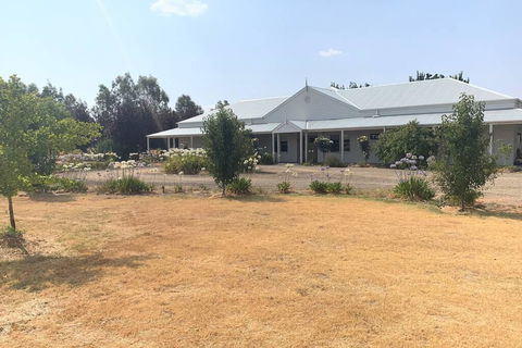 Farm House At The Gateway To The King Valley - Perisher Accommodation 2