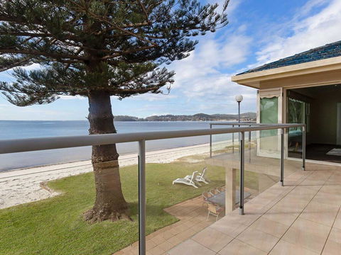 Filoli', 91 Foreshore Drive - Huge Waterfront Home - Perisher Accommodation 2