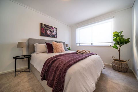 Higher Ground On Seaview-Superb Beach Lifestyle - Wifi - Metres From The Beach - Perisher Accommodation 1