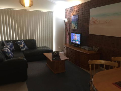 Holiday Home In The Heart Of Anglesea - Perisher Accommodation 3