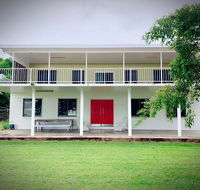 Holiday Rental - Huge House With Beach Views - Perisher Accommodation