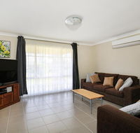 Kingfisher - Pet-Friendly - 10 Mins to Hyams Beach - Perisher Accommodation
