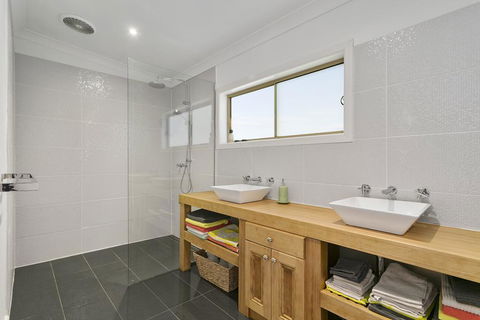 L'Ciabot- Sea View Tranquility - Perisher Accommodation 3