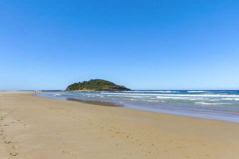 Lake Frontage Family Fun Home - Perisher Accommodation 1