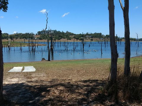 Lake Tinaroo Waterfrontage - Perisher Accommodation 2