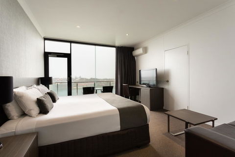 Lakes Hotel - Perisher Accommodation 3