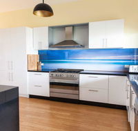 Luxurious Waterfront 10 minutes drive to Phillip Island sleeps 12 - Perisher Accommodation
