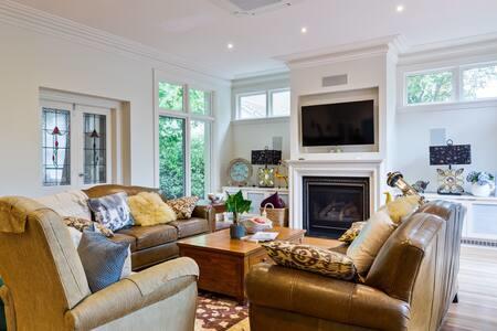 Luxury Inner-Melb 5 Brm Home, Close To Everything - Perisher Accommodation 3