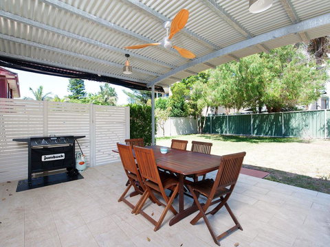 Magnolias @ Fingal Bay - Perisher Accommodation 2