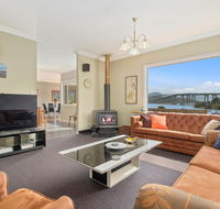 Manfield City Waterfront View Cottage - Perisher Accommodation