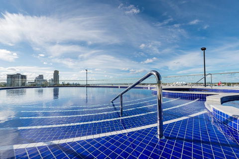 Meriton Suites Southport - Perisher Accommodation 2