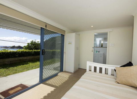 Mick's Apartment - Seal Rocks Beachfront - Perisher Accommodation 2