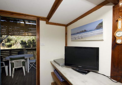 Mick's Beach Cottage - Seal Rocks Beachfront - Perisher Accommodation 3