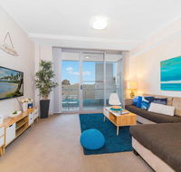 Near Airport  Train Station Stylish Two-Story Apartment - Perisher Accommodation