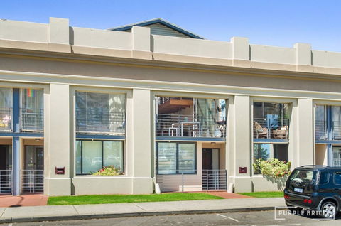 Spacious Central Townhouse - Perisher Accommodation 11