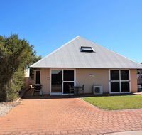 Osprey Holiday Village Unit 103/1 Bed - Perfect short stay apartment with King size bed - Perisher Accommodation
