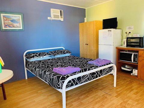 Shark Bay Cottages - Perisher Accommodation 24