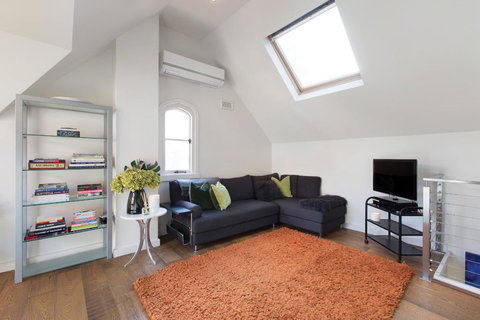 New York Loft Style Apartment 4 Km To CBD - Perisher Accommodation 2