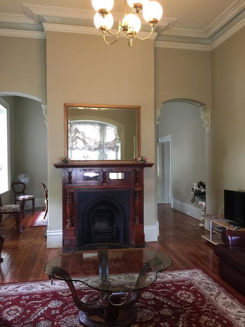 Newport Homestay & Lodge - The Heritage Guest House - Perisher Accommodation 2