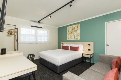 Nightcap At Balaclava Hotel - Perisher Accommodation 0