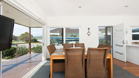 No. 1 Fingal Bay Beach House - The Little Abode - Perisher Accommodation 1
