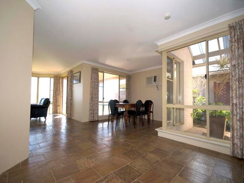 Pelican Shore Oceanfront Villa 6 - Perisher Accommodation 3