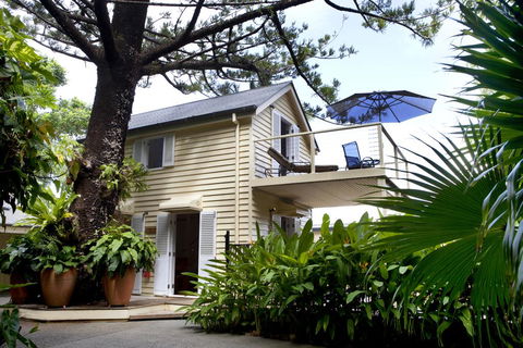 Port Douglas Cottage & Lodge - Perisher Accommodation 0