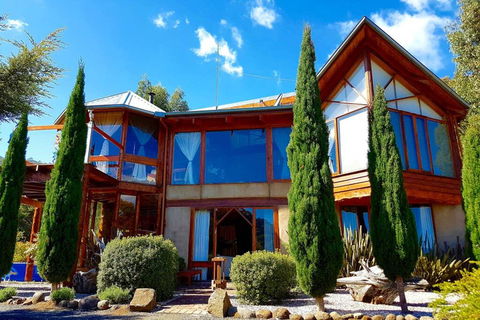 STUNNING HOME WITH AMAZING VIEWS - Just 20 Mins To The City And Only 10 To MONA! - Perisher Accommodation 3