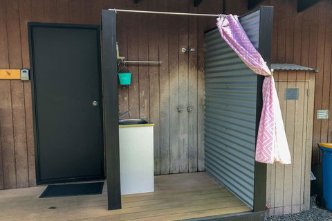 BAY OF FIRES ECO HUT Off Grid Experience At Binalong Bay - Perisher Accommodation 17